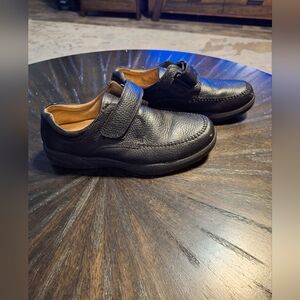 Elegant Black Leather Men's Slip-On Loafers